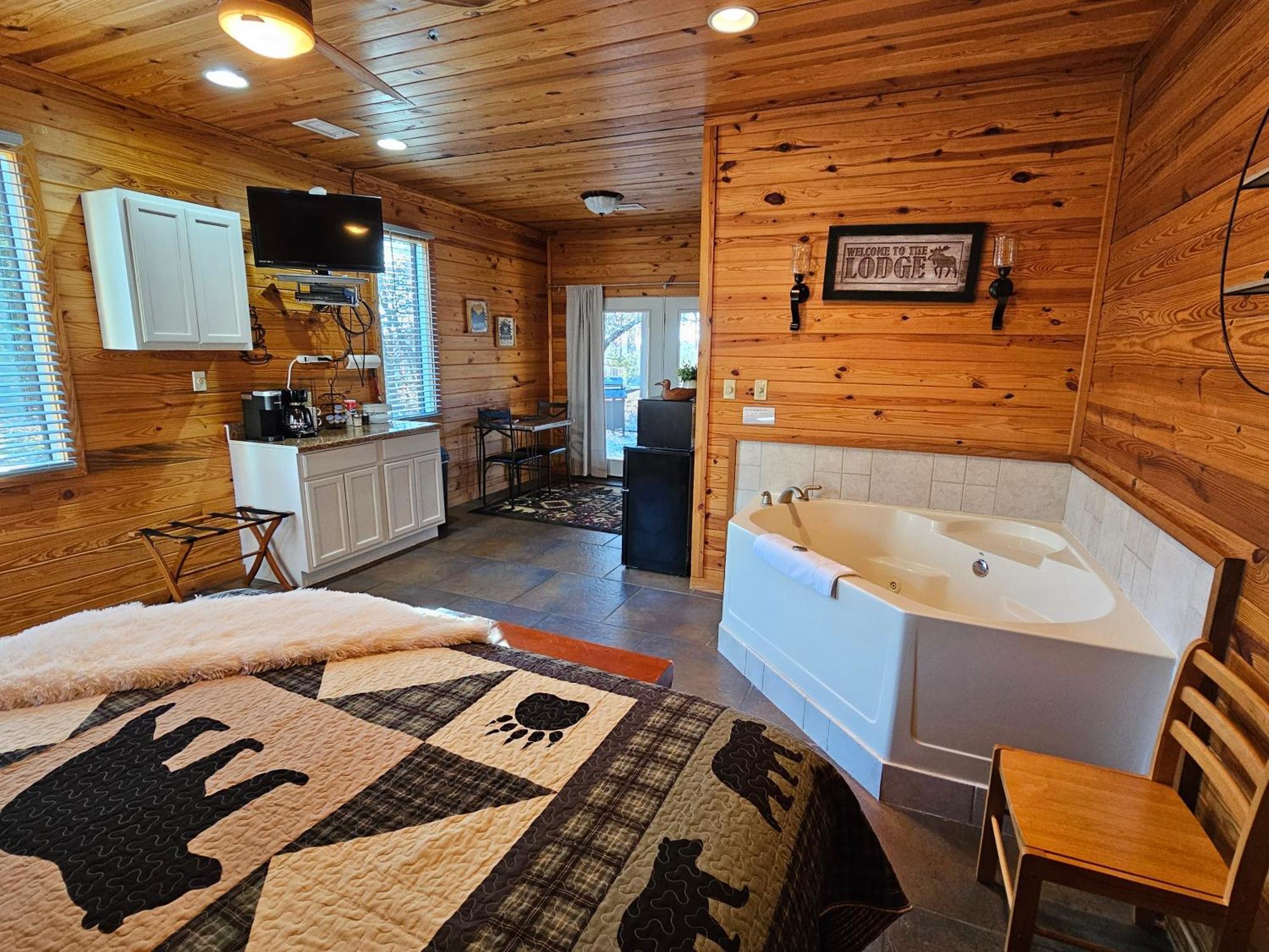 5 Min To Beaver Lake-King Bed-Fire Pit-Jetted Tub #2 Eureka Springs Exterior photo